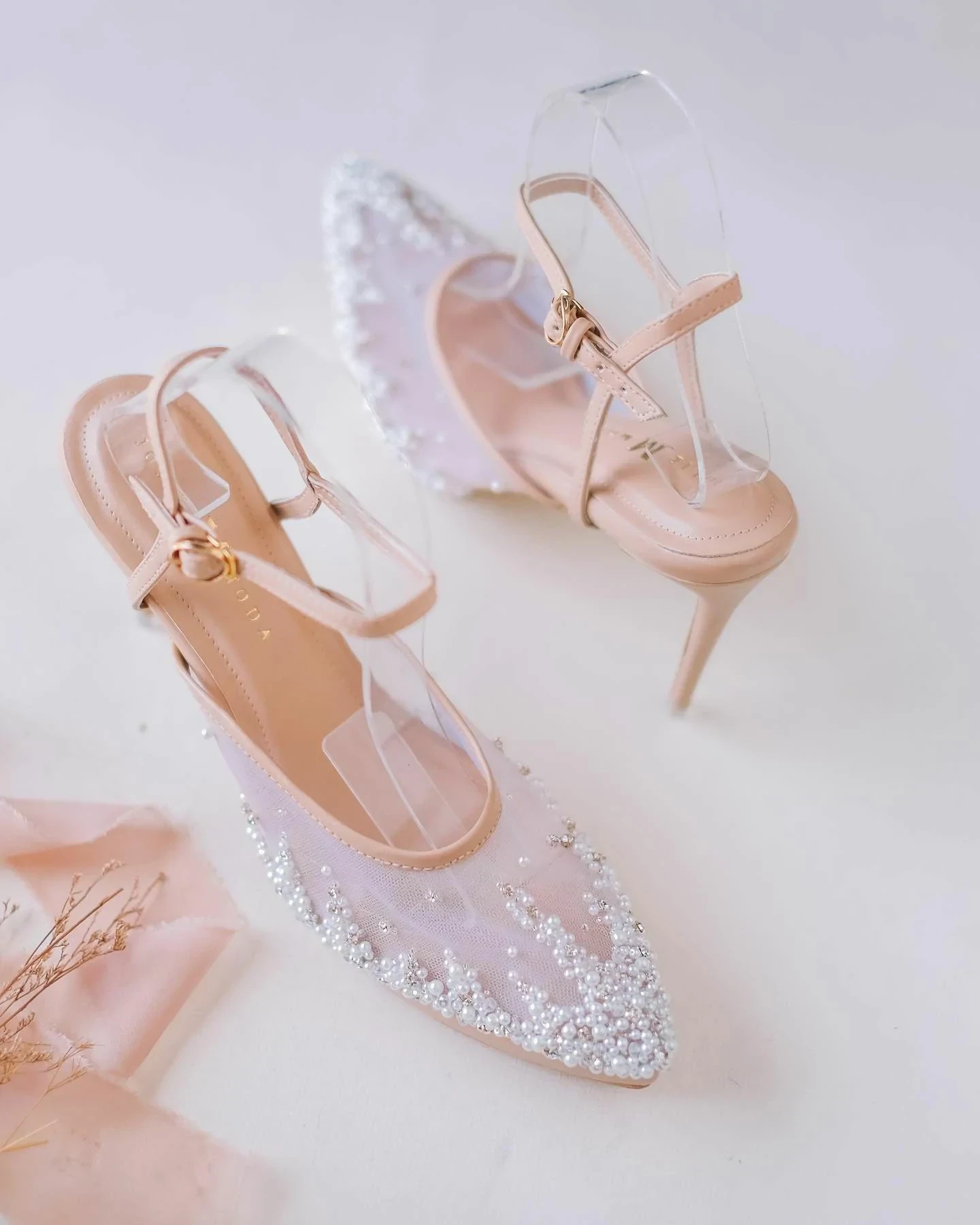 Ivory Lace Closed-Toe Pump